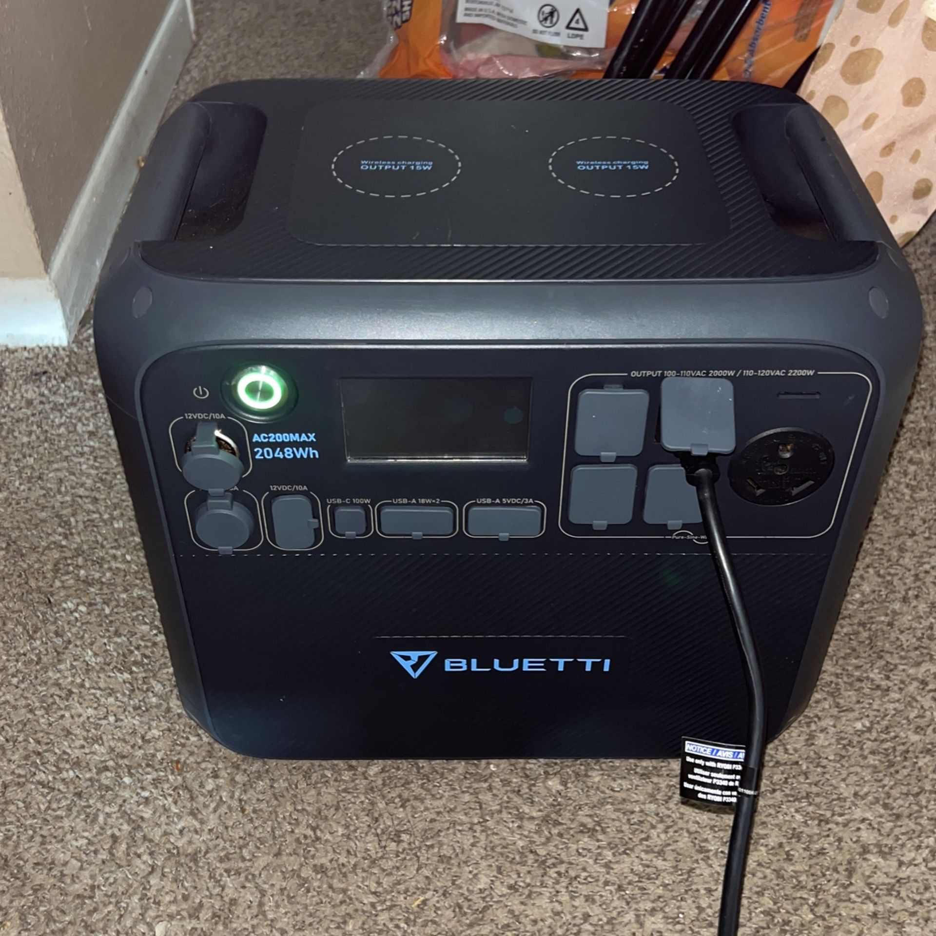Bluetti Solar Generator 2500 Watt