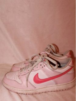 Nike pink dunks
