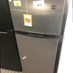 RCA 7.5 Cu Ft Top Freezer Refrigerator J24V