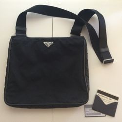 🔥Vintage PRADA Black Nylon Shoulder Bag🔥BORSA A TRACOLLA VA0251🔥Complete With Tag, Card and Storage Bag🔥Supreme Condition🔥