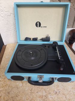 Retro style All in one vinyl record player, Bluetooth, stereo speakers, 3 speed, portable music record player briefcase for travel