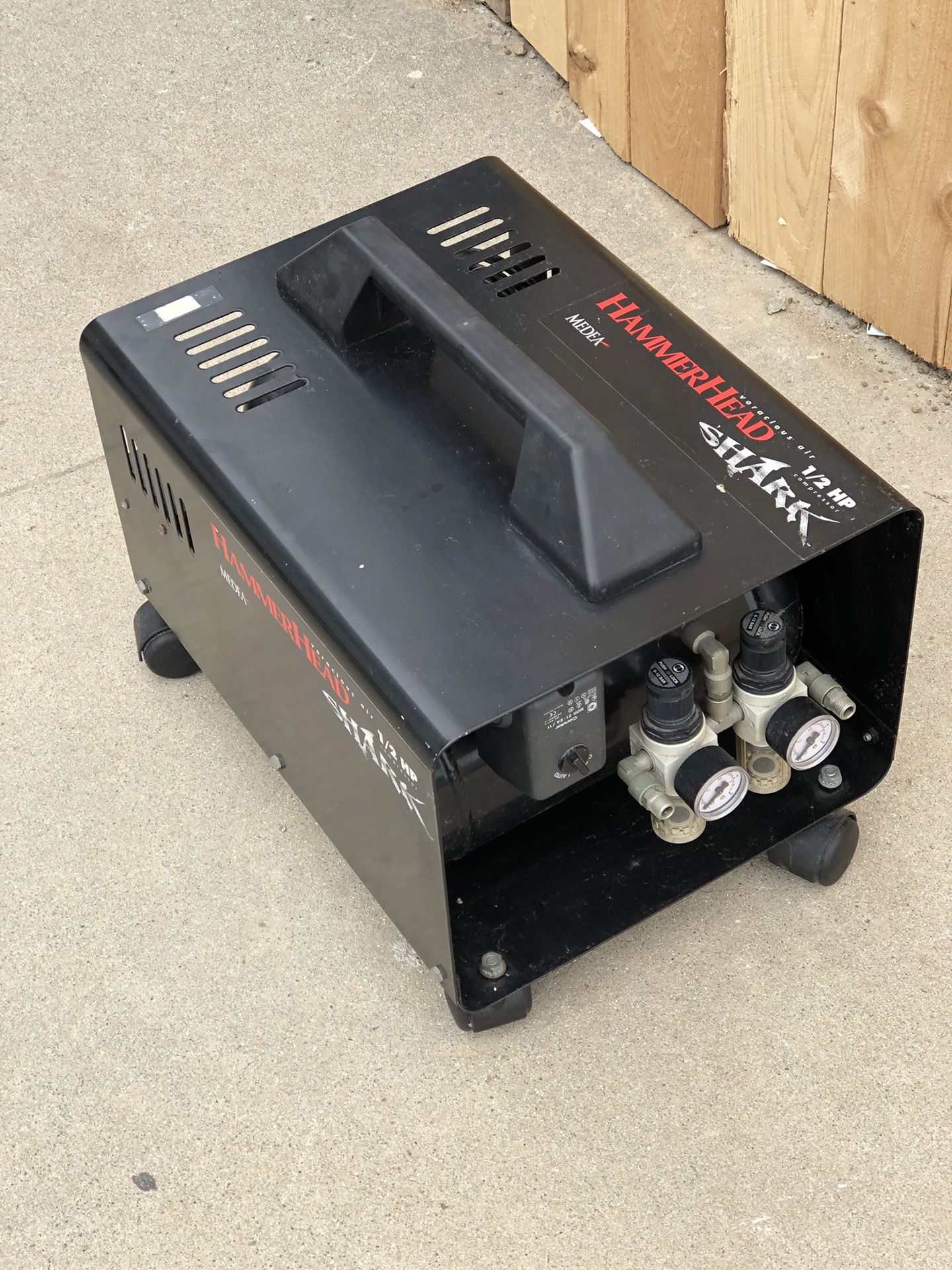 Cool Tooty Airbrush Compressor With Tank By No-Name brand for Sale in  Pembroke Pines, FL - OfferUp