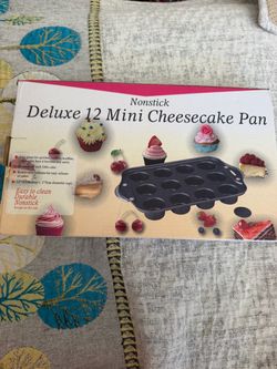 Deluxe 12-Cup Nonstick Mini Cheesecake Pan