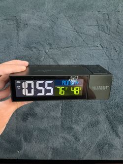 La Crosse Pop-Up Bar Projection Alarm Clock - Projects Time with Auto Focus & USB Port, Used