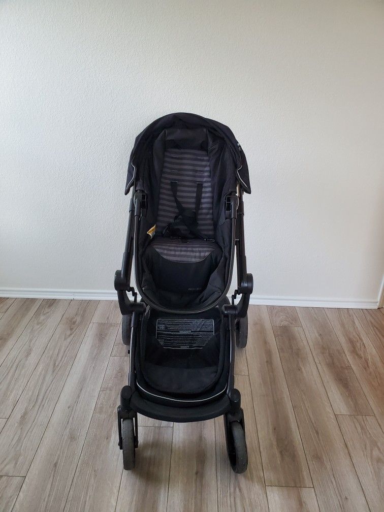 Graco Modes Nest DLX Travel System