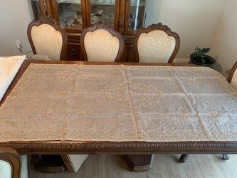 Gorgeous Luxury Tablecloth For Holidays