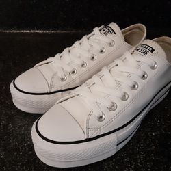 Converse Platform womens 8 Great Condition 