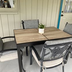  Patio Set 4 Chairs & Expandable Table