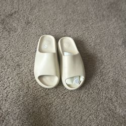 Yeezy Slides