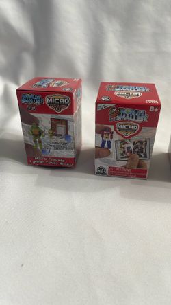 World Smallest Micro Figures & Comics