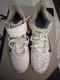 Nike football cleats size US 10.5