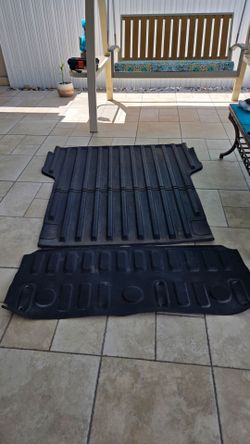 Tapete Para Caja de Camioneta de Ford Maverick xl en Buenas Condiciones