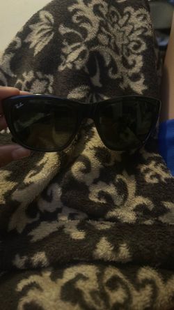 Pair of ray bands shoot an offer