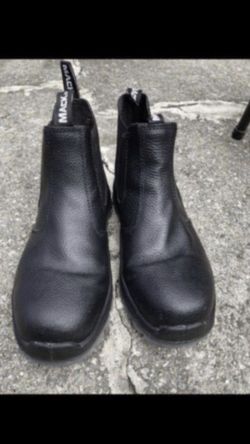 Men work shoes size 91/2