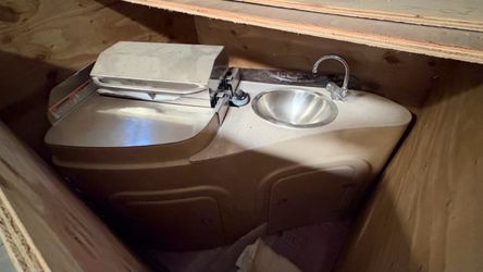 Pontoon BBQ/Sink