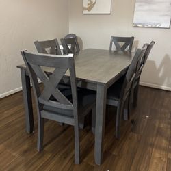 6 Chair Table Set For Sale For 300$ 