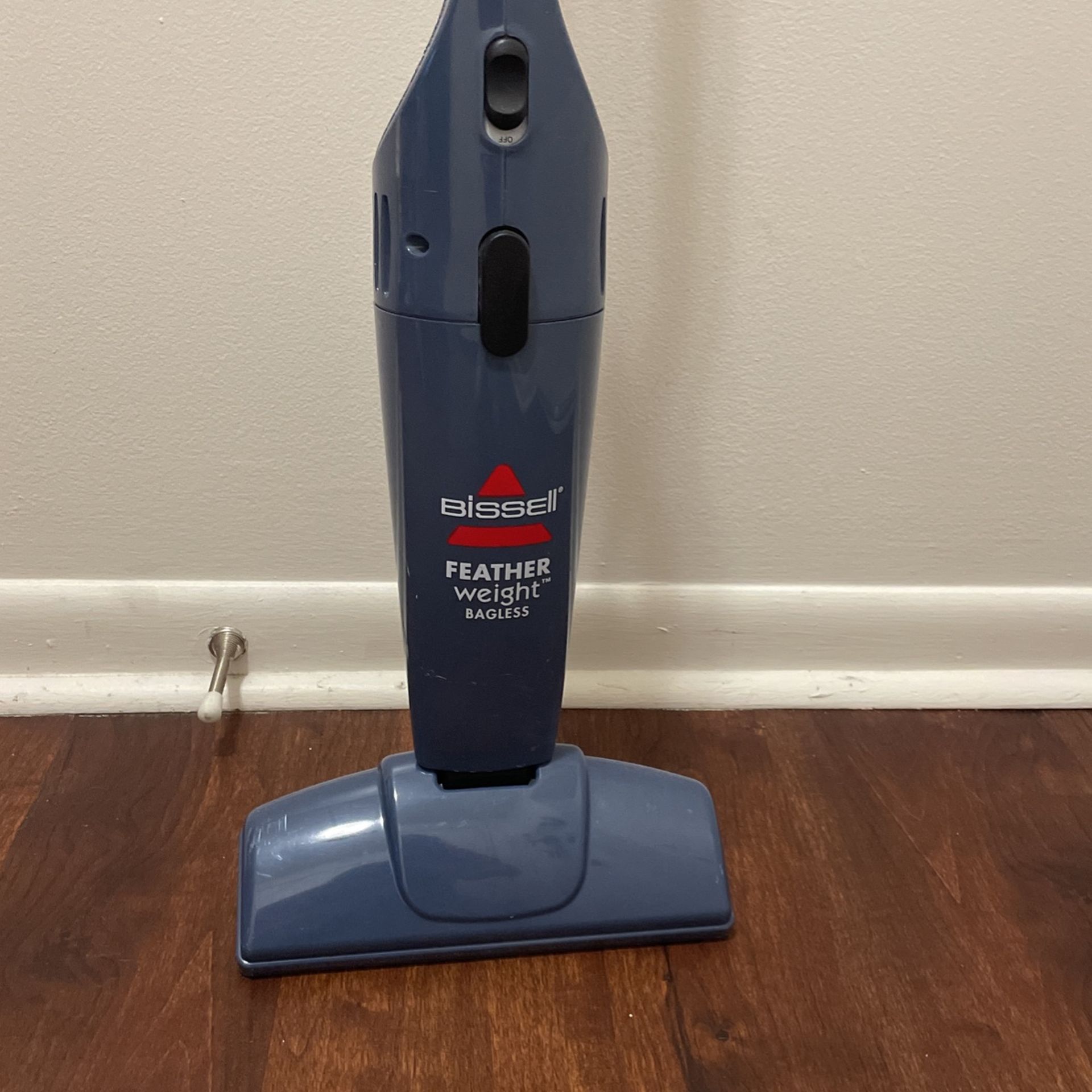 Bissell feather light bagless vacuum