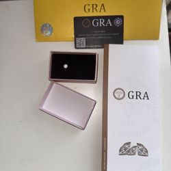 stud Moissanite ring 