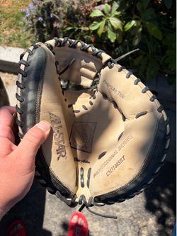 All-Star Professional Series CM3100SBT Catchers Mitt (laces broken)