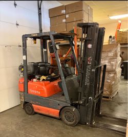 TOYOTA FORKLIFT TRUCK • MODEL