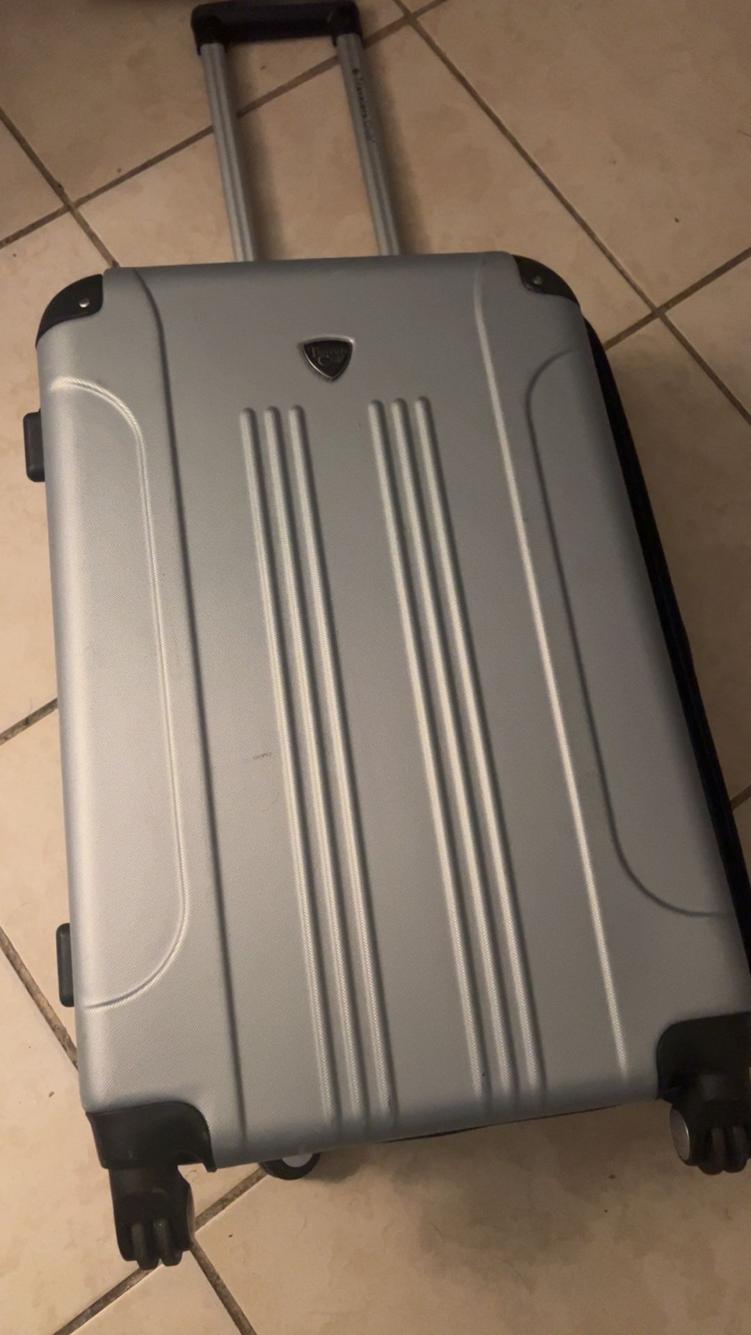 Travelers Club hard case luggage bag