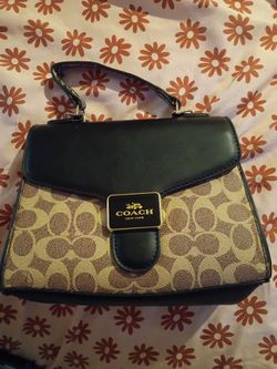 Beautiful New York Signature Handbag