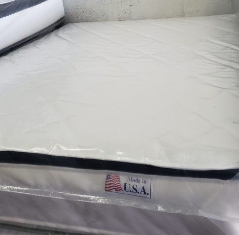 QUEEN PILLOW TOP MATTRESS Home & Garden