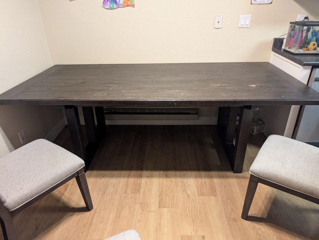 Living Spaces 6 Piece Dining Set