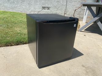 Kenmore mini-refrigerator