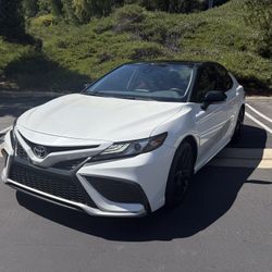 Low Mileage - 2022 Toyota Camry XSE 