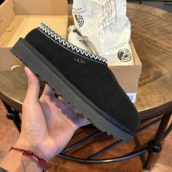 Ugg Tasman Black Size 6w 
