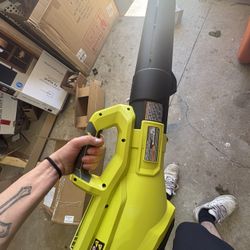 ryobi 40v 120mph 550 cfm leafe blower