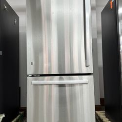 GE 21.0 cu. ft. Bottom Freezer Refrigerator – Stainless Steel – ENERGY STAR 