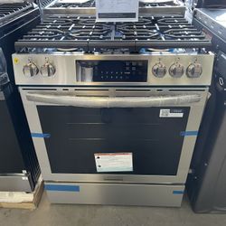 Frigidaire Gallery 30” Gas Slide In Range With Air Fry - NEW IN BOX
