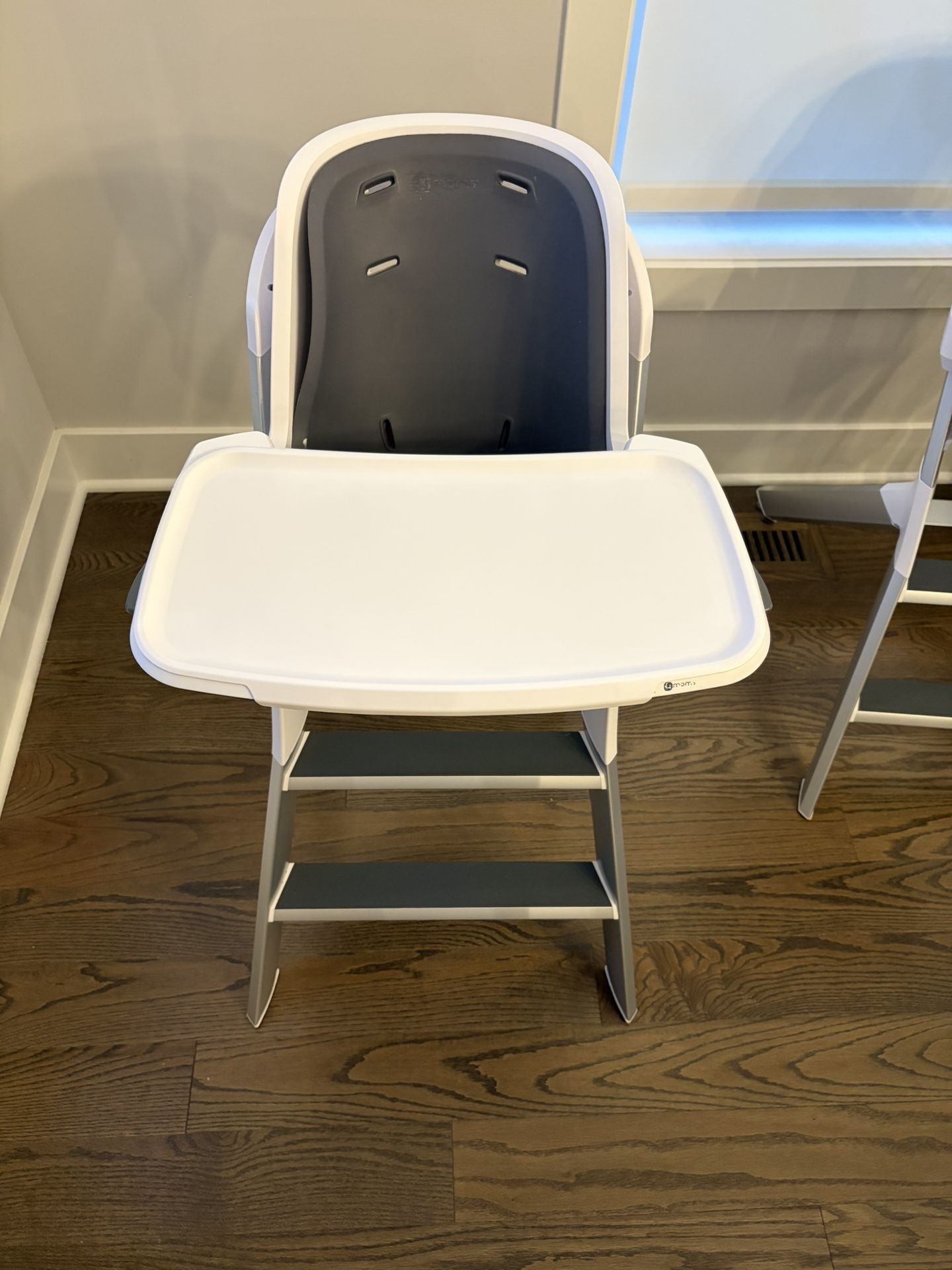 4 Moms Highchair