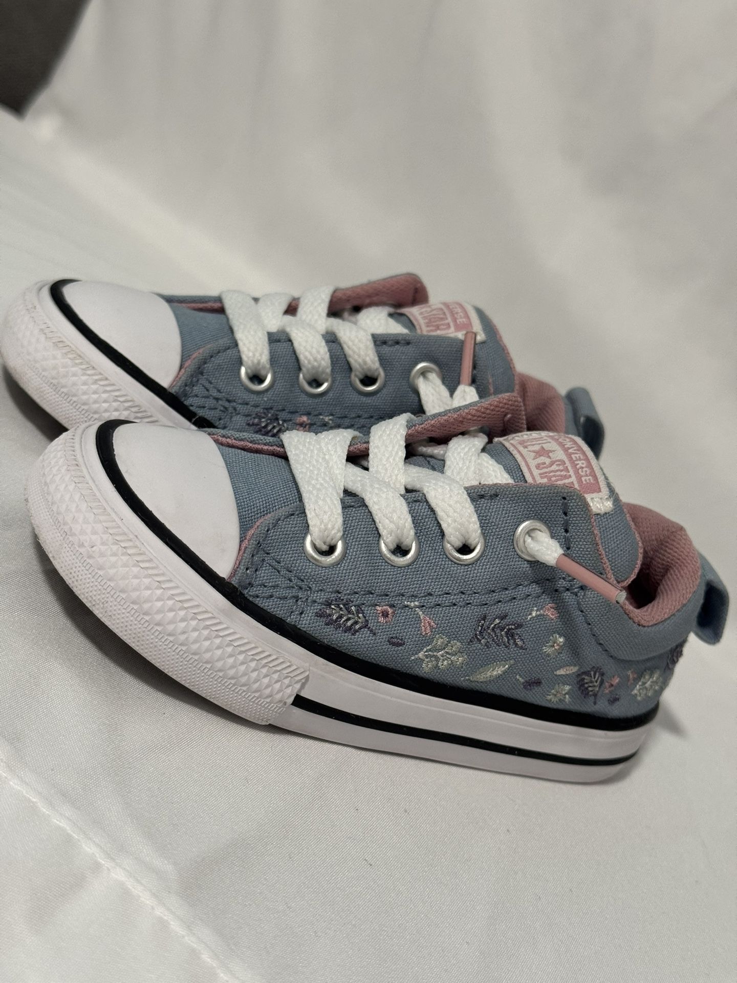 Converse Toddler Size 6