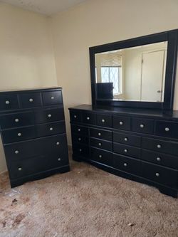 Black Dresser and cabinet w drawers