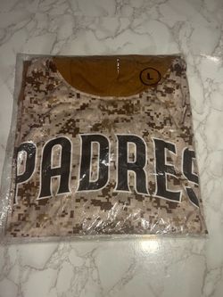 Brand new hooded camo padres shirt L