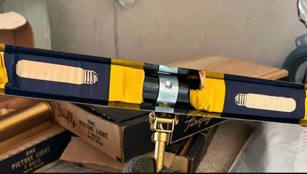 New Firefly Picture Light F6615 with Bulb