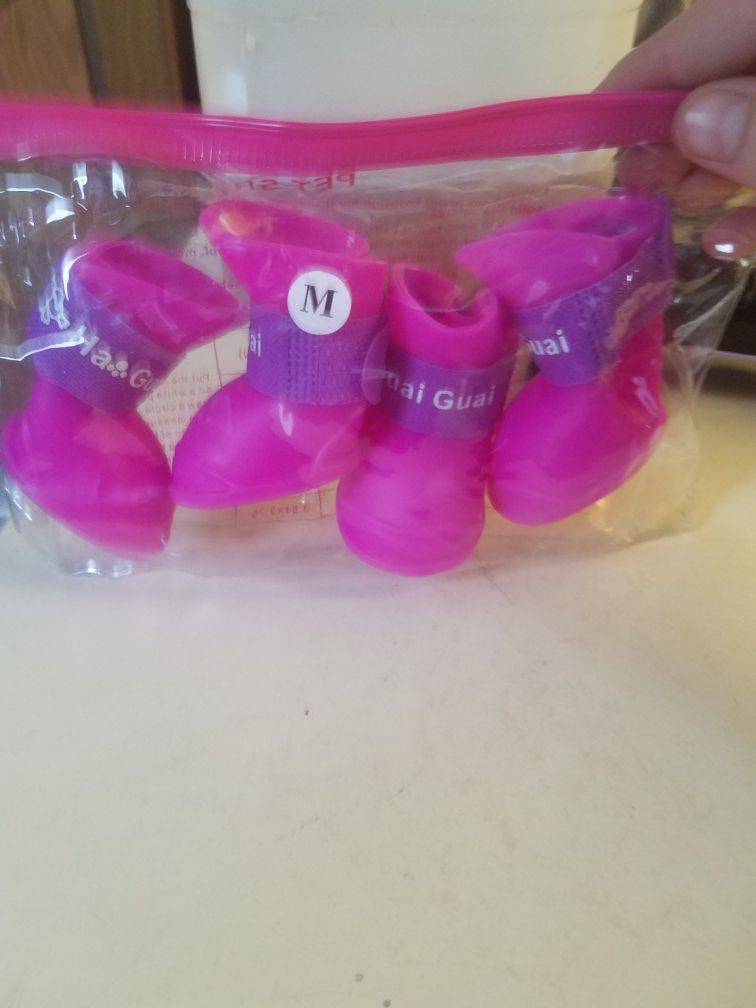 New waterproof dog boots need gone today