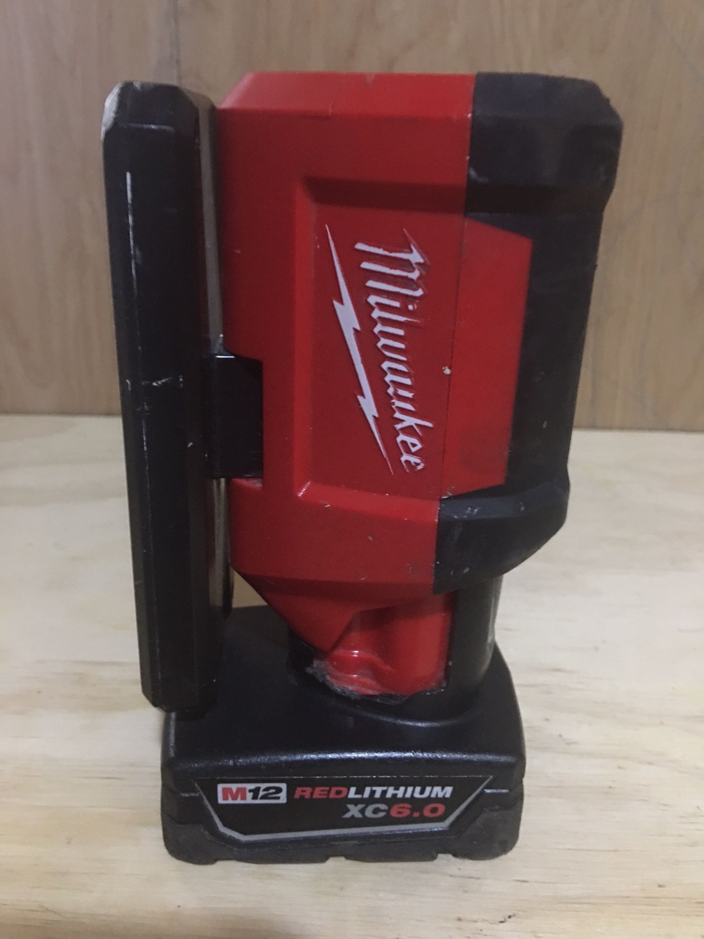Milwaukee Flood Light With Battery