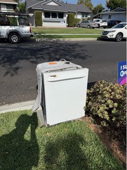 FREE working dishwasher