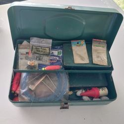 Vintage 1950s Victor Metal Tackle Box With Tackle 