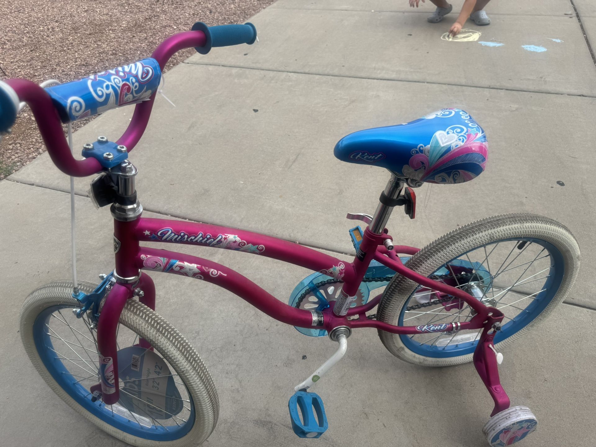 LIKE NEW 18" GIRLS BIKE