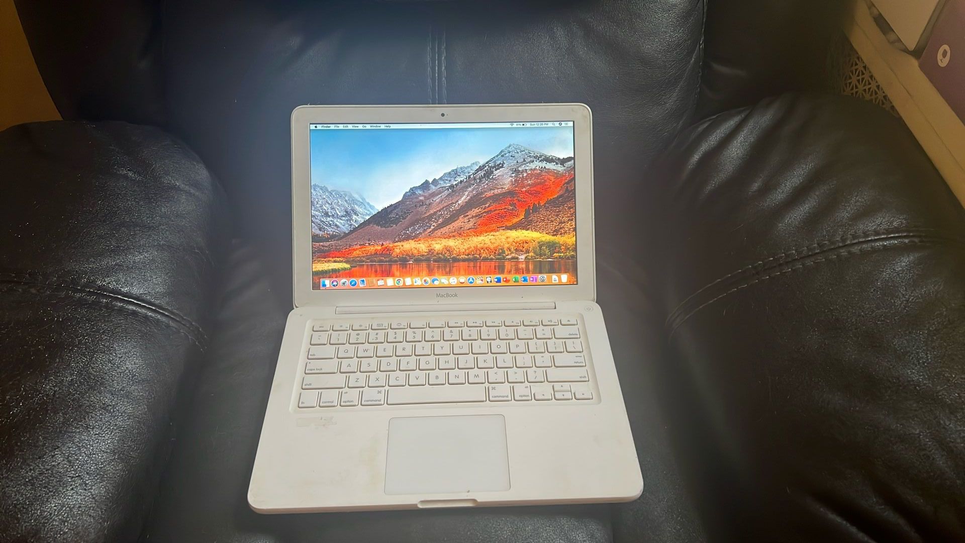 MacBook 2010 4gb Ram 250 Drive 