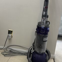 Dyson DC25 Upright Vacuum