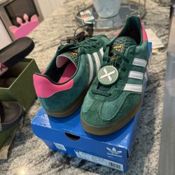 Adidas Size 8.5 Women’s 