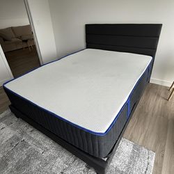 Cama Queen con Alfombra