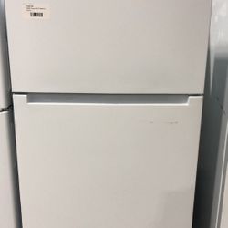 Vissani MDTF18WHR 18 cu. ft. Top Freezer Refrigerator 35NS
