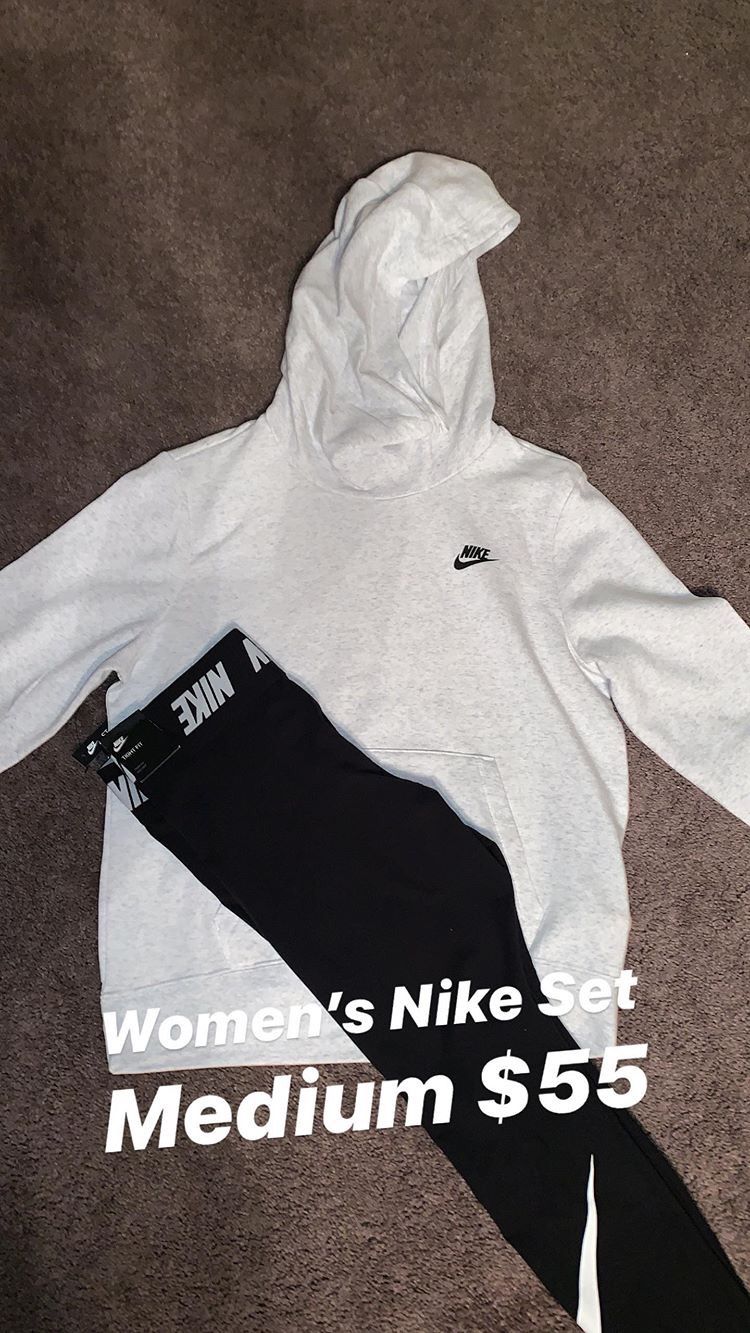 Women’s Nike Sweatsuit